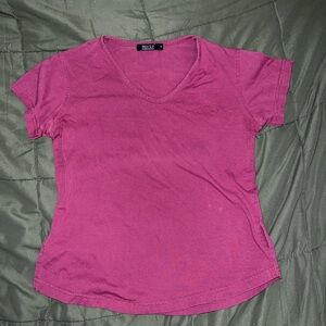 Magenta V‑Neck Short Sleeve Tee